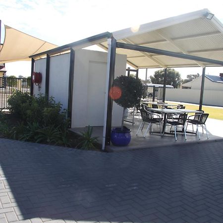 Red Earth Motel Broken Hill Bagian luar foto