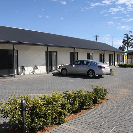 Red Earth Motel Broken Hill Bagian luar foto