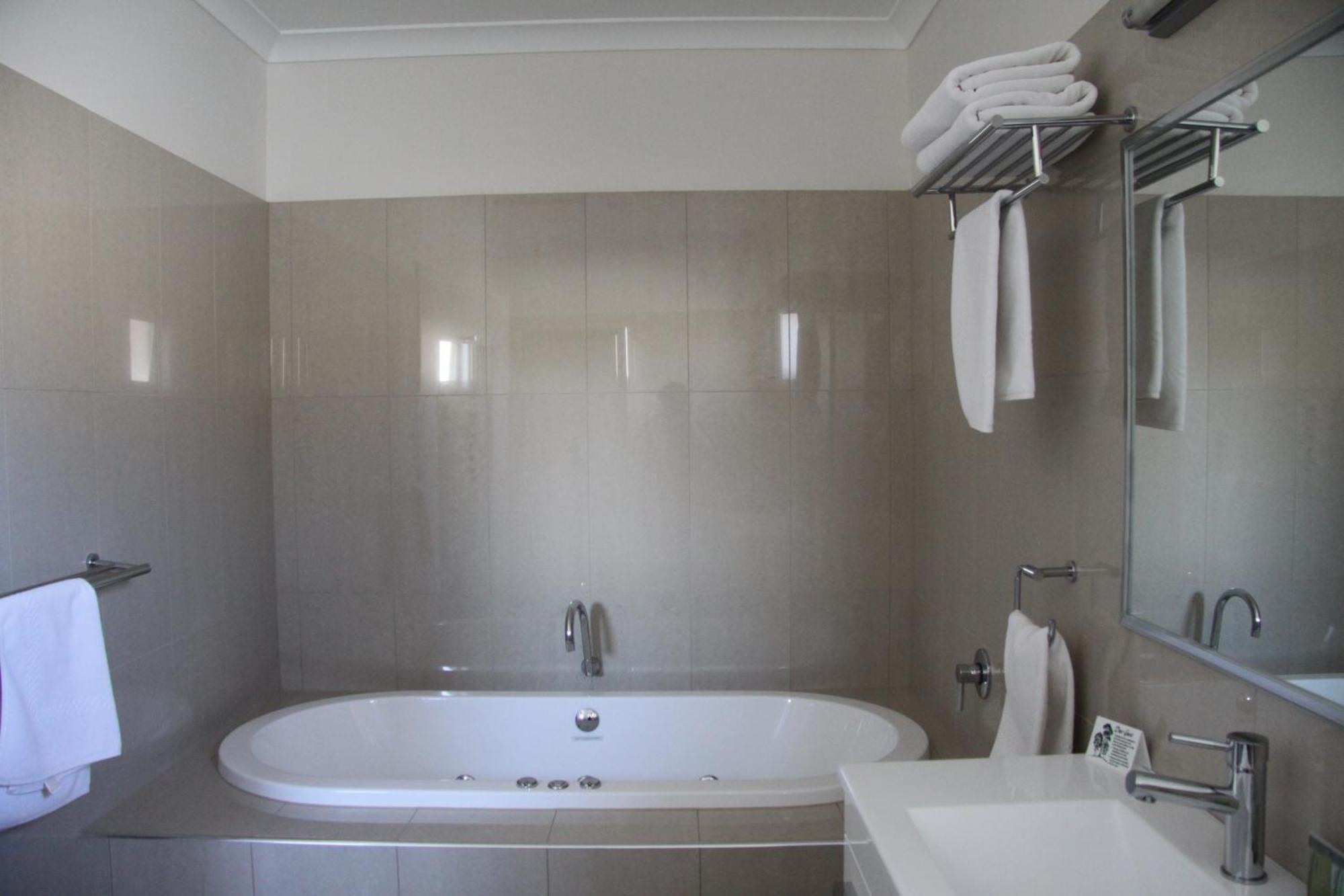 Red Earth Motel Broken Hill Bagian luar foto