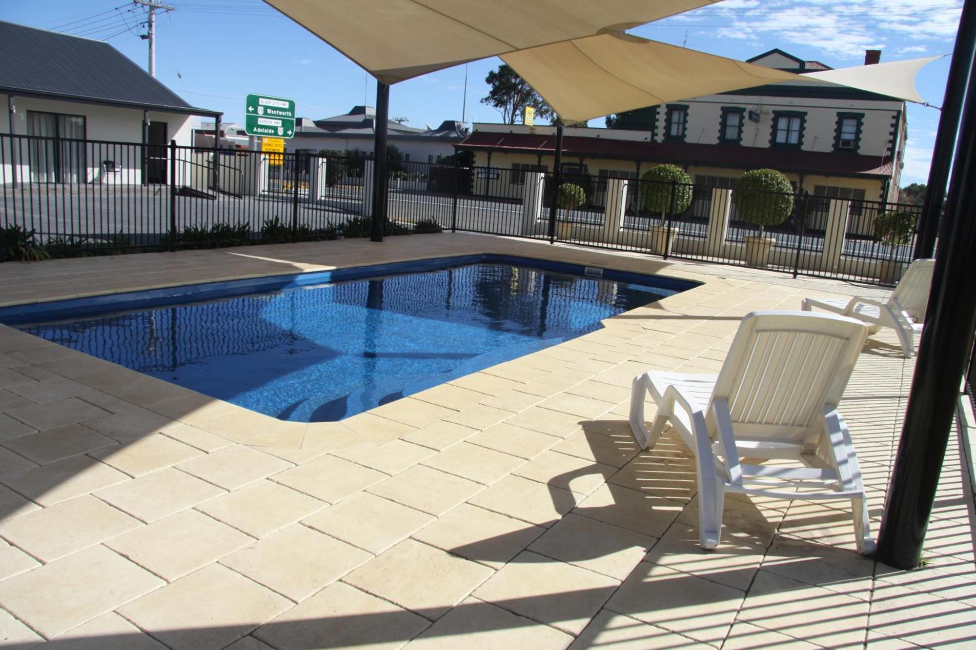 Red Earth Motel Broken Hill Bagian luar foto
